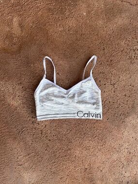 calvin klein white performance sports bra size small